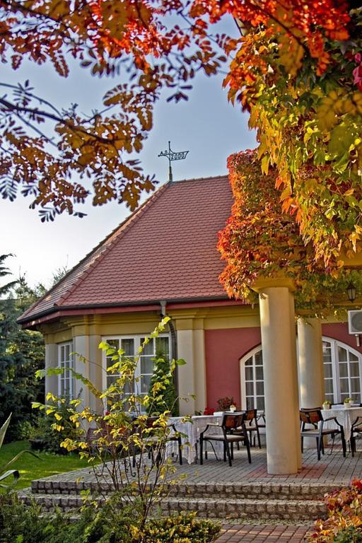 Pensjonat Zacisze Plewiska エクステリア 写真